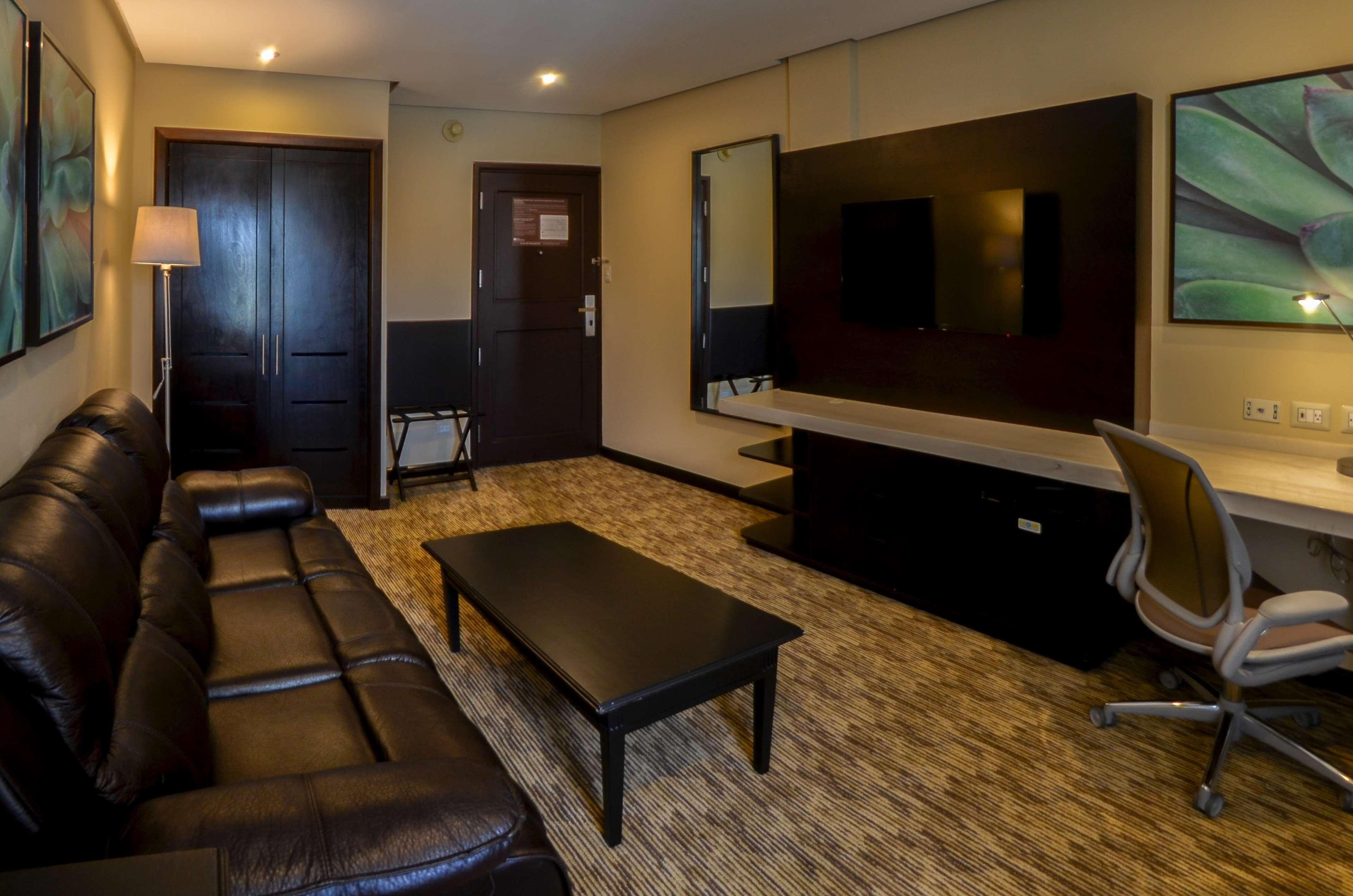 Hilton Garden Inn Гватемала Экстерьер фото