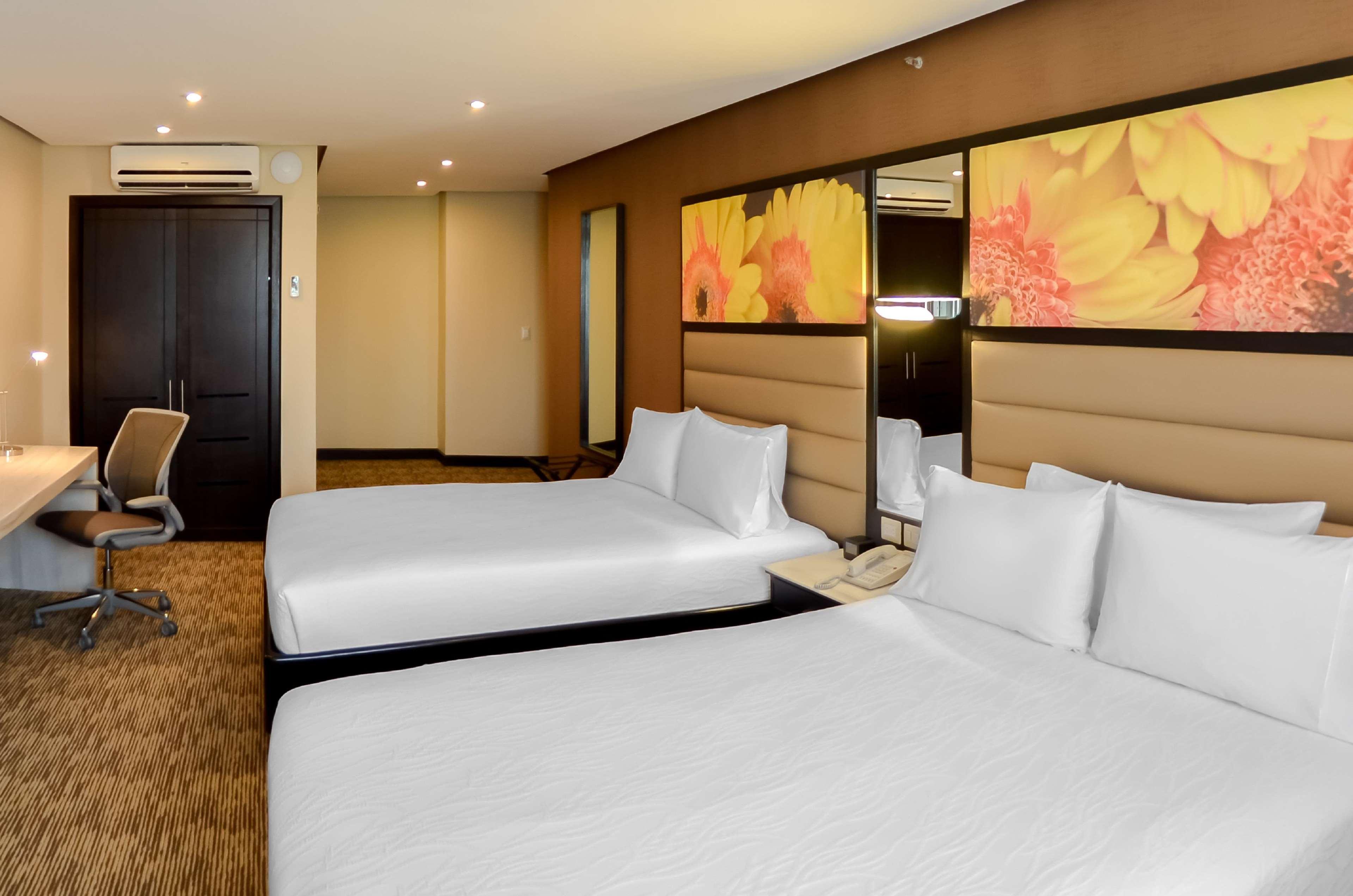 Hilton Garden Inn Гватемала Экстерьер фото