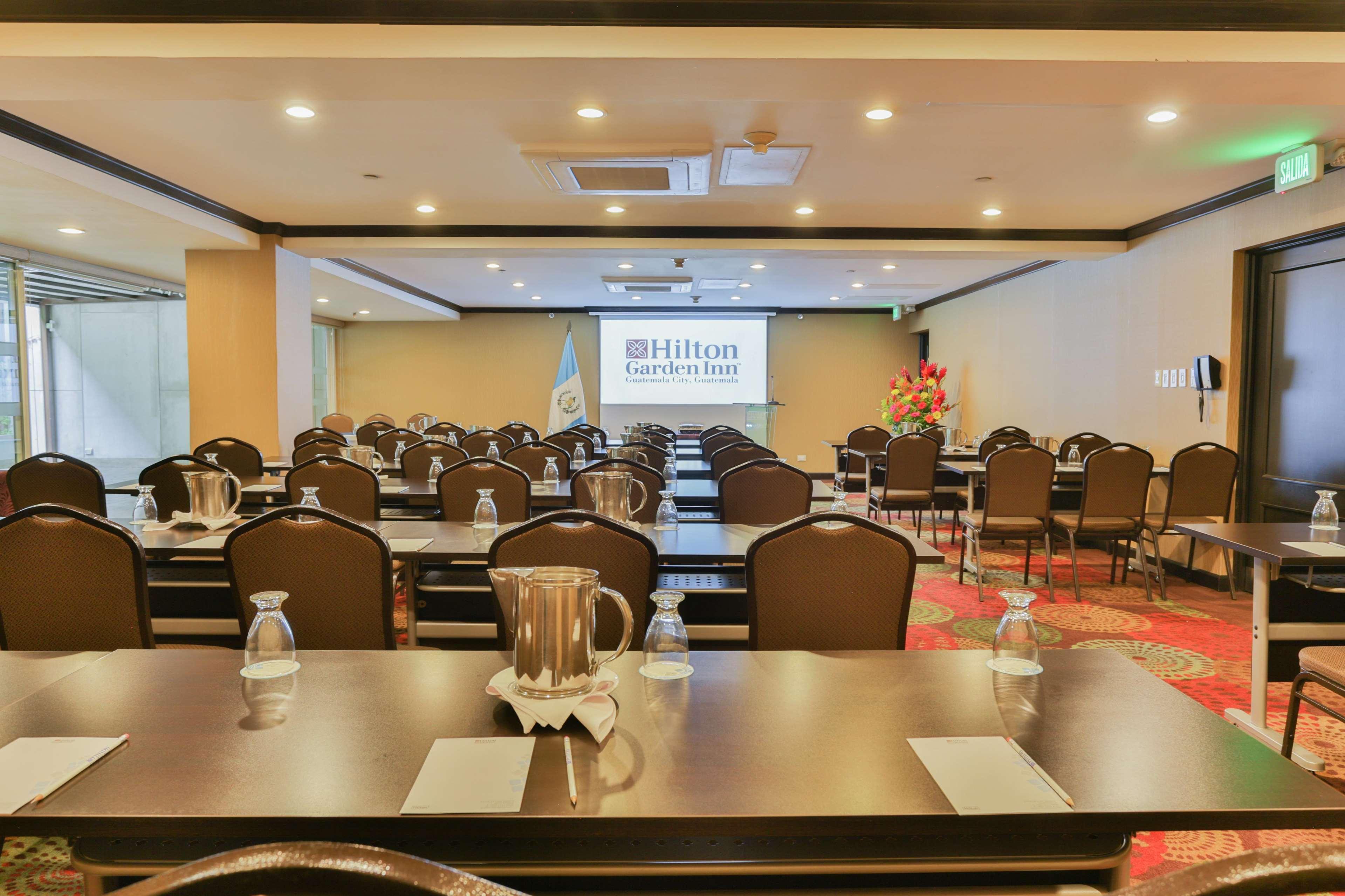Hilton Garden Inn Гватемала Экстерьер фото