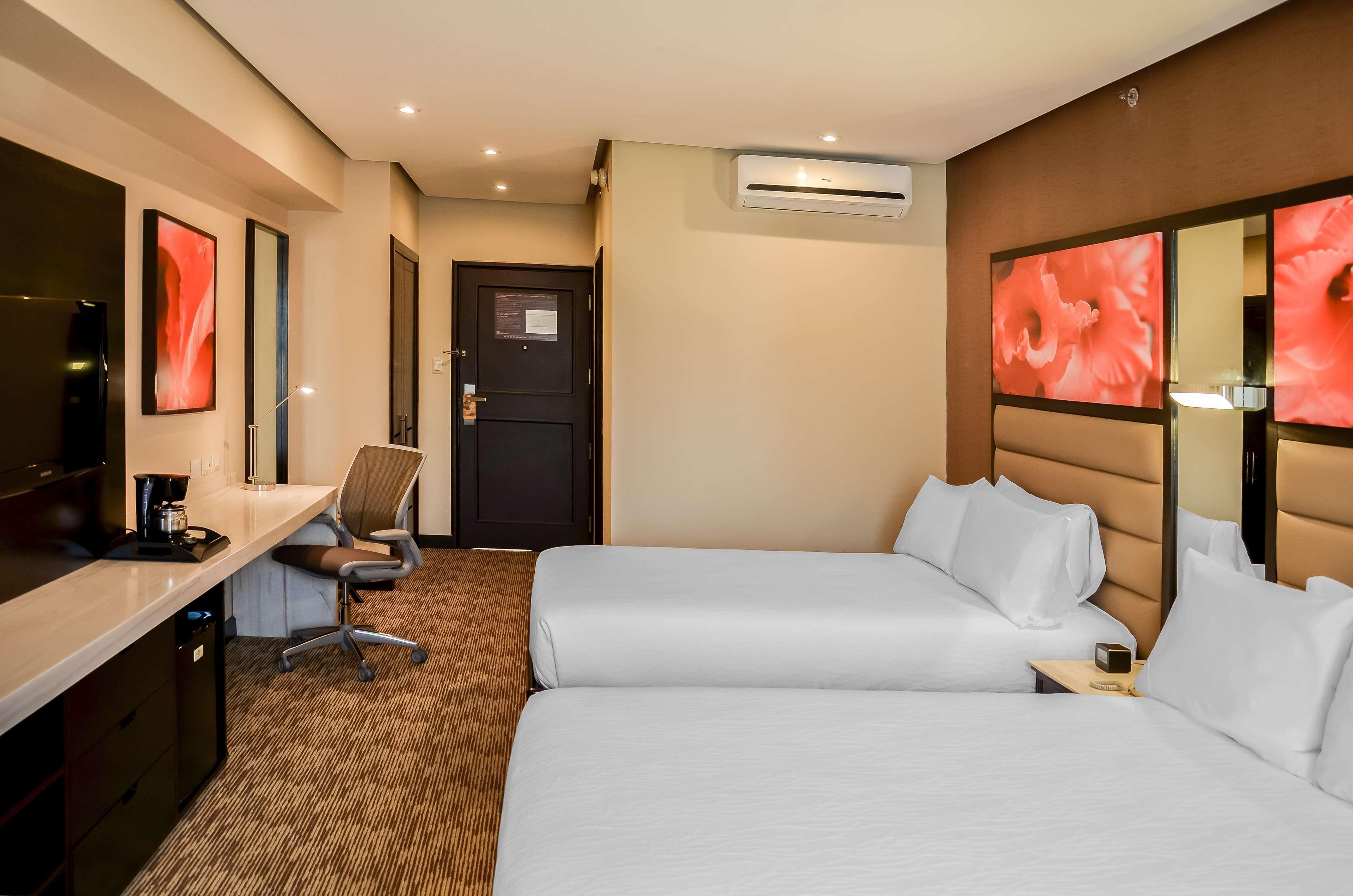 Hilton Garden Inn Гватемала Экстерьер фото