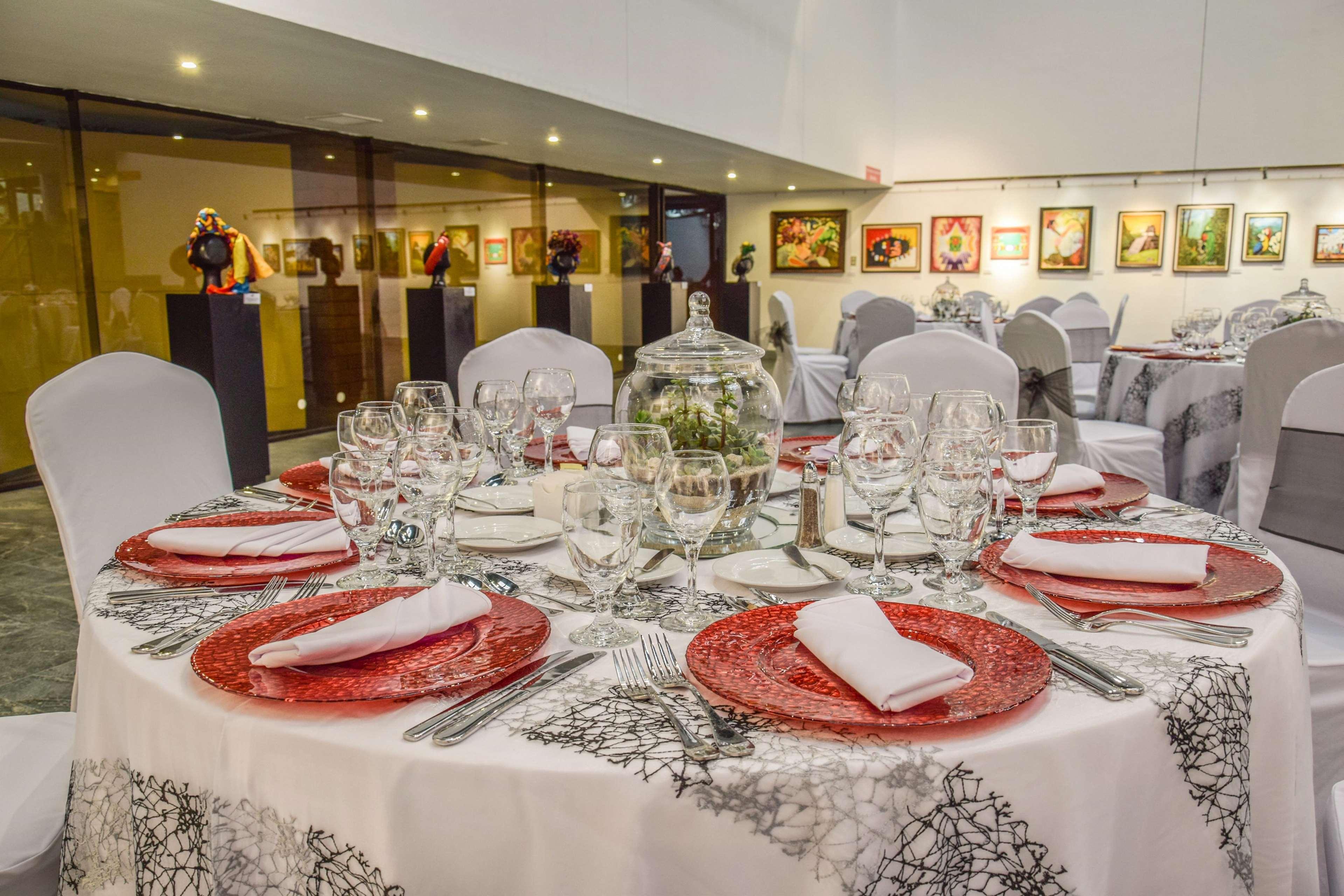 Hilton Garden Inn Гватемала Экстерьер фото