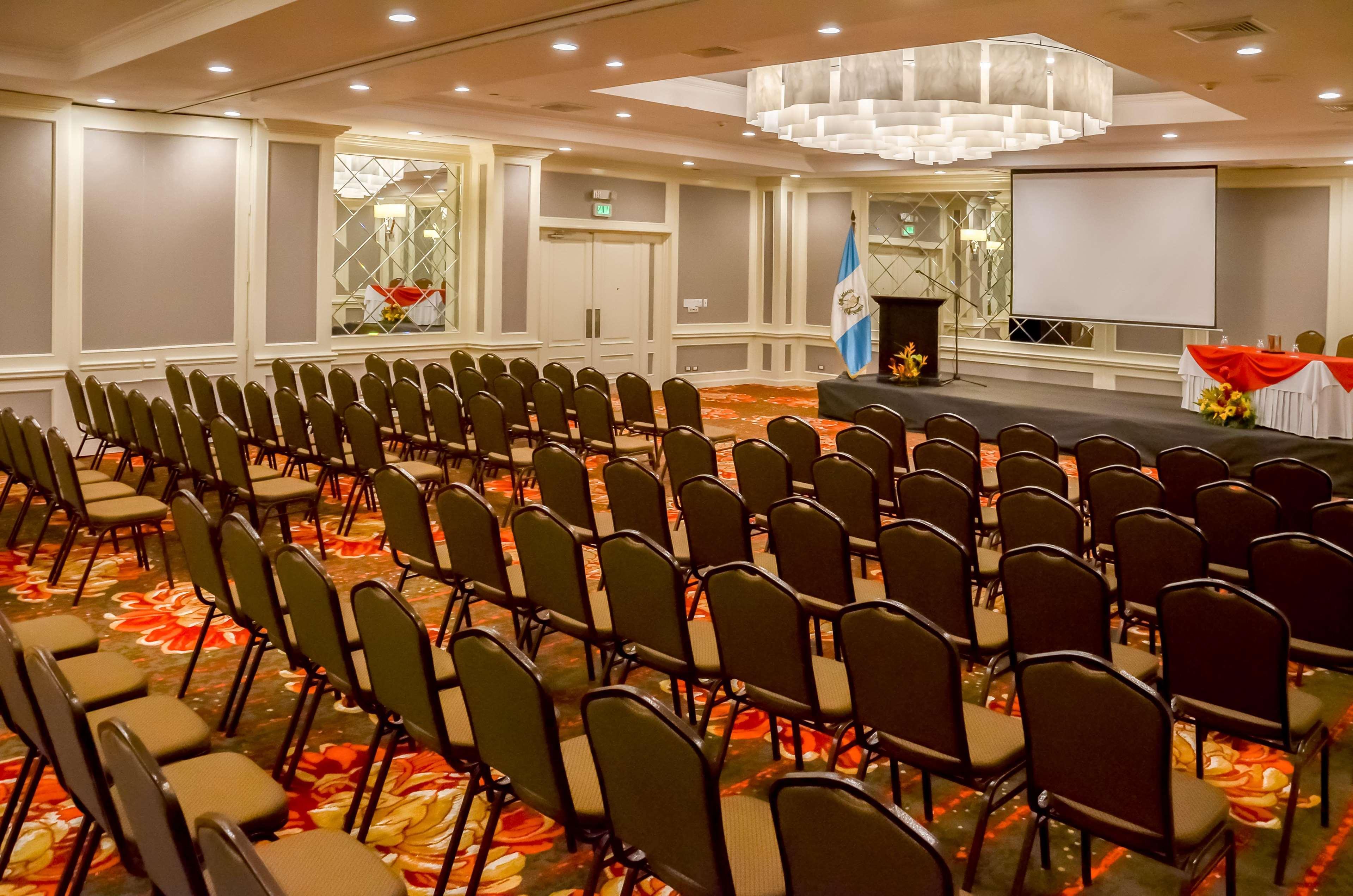 Hilton Garden Inn Гватемала Экстерьер фото